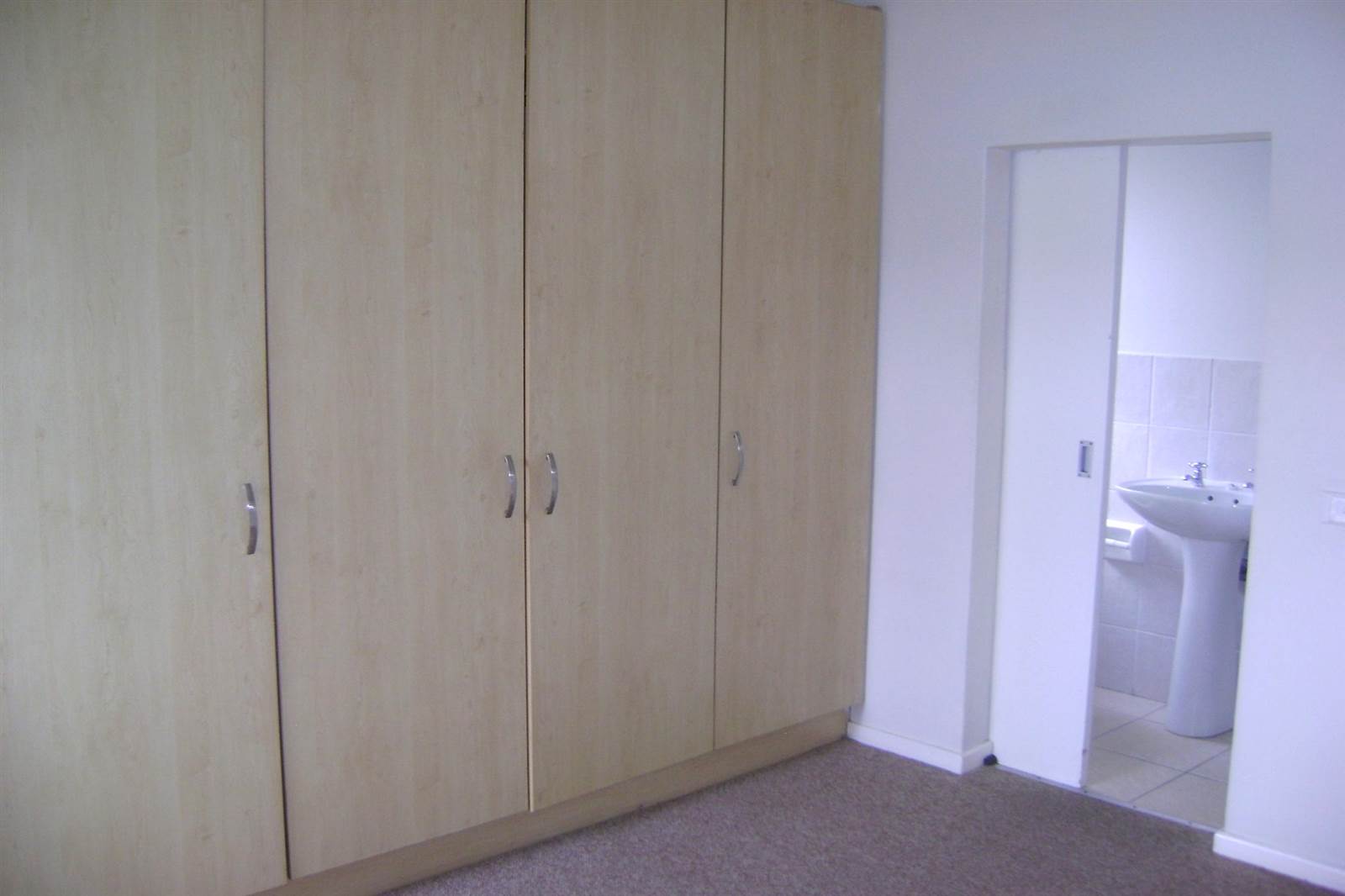 2 Bed Apartment in Royal Ascot photo number 7