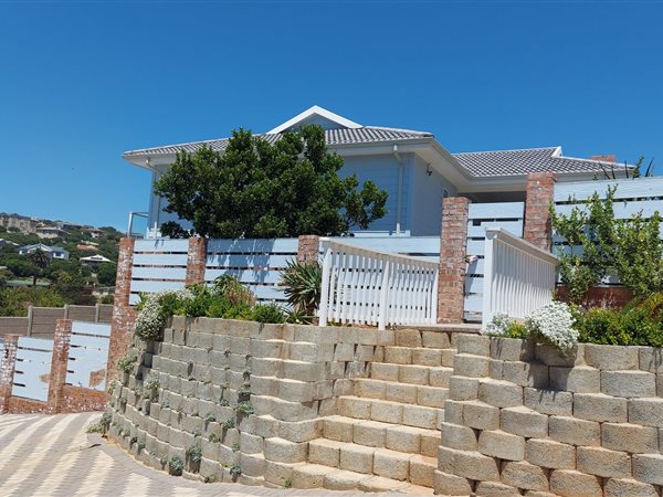 5 Bed House in Great Brak River