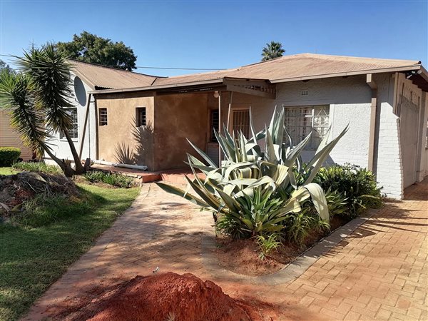 7 Bed House in Hatfield