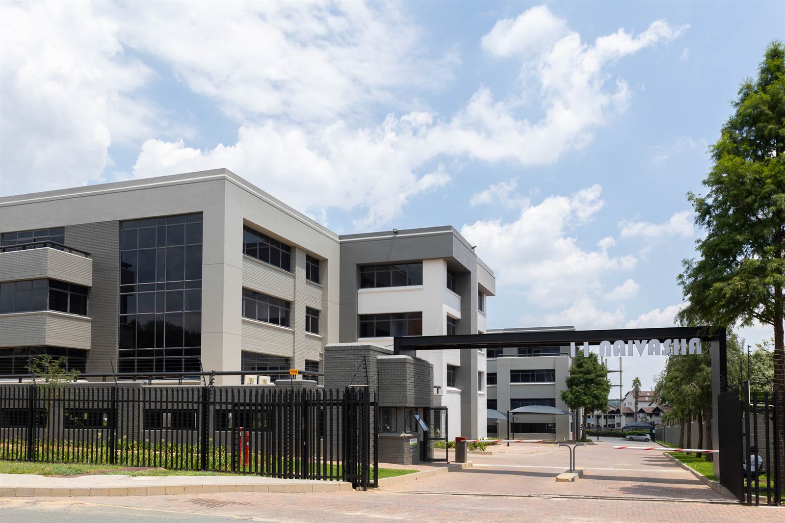 203  m² Commercial space in Sunninghill photo number 1