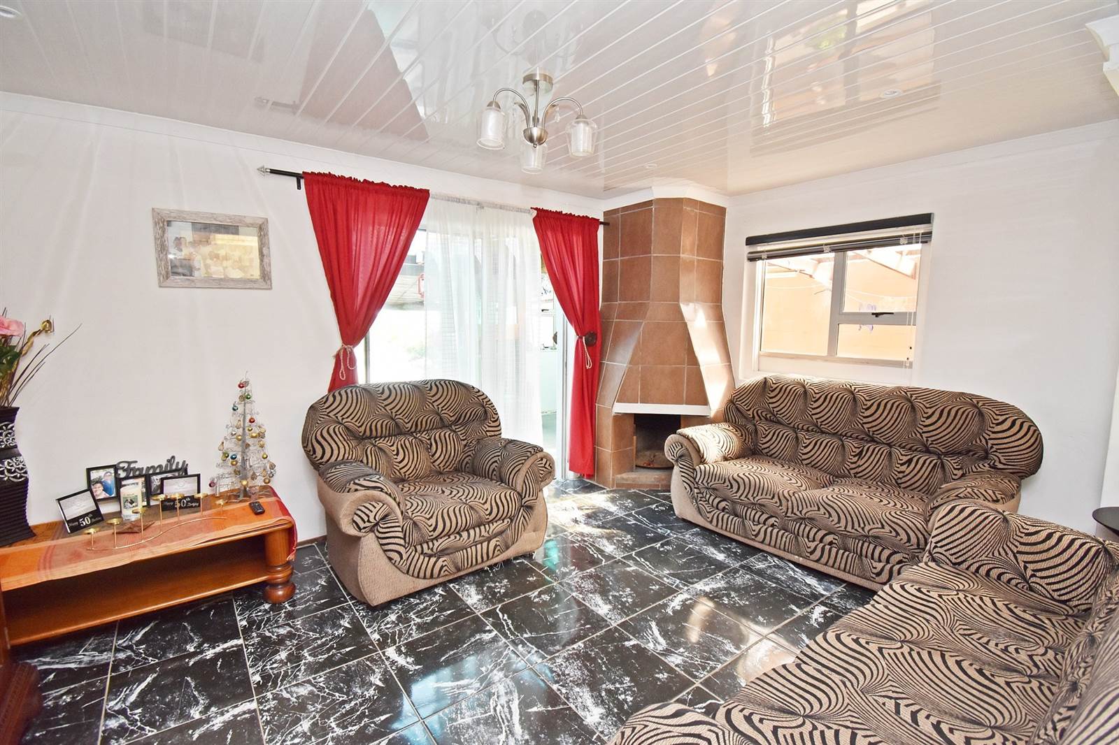 4 Bed House in Struisbaai photo number 2