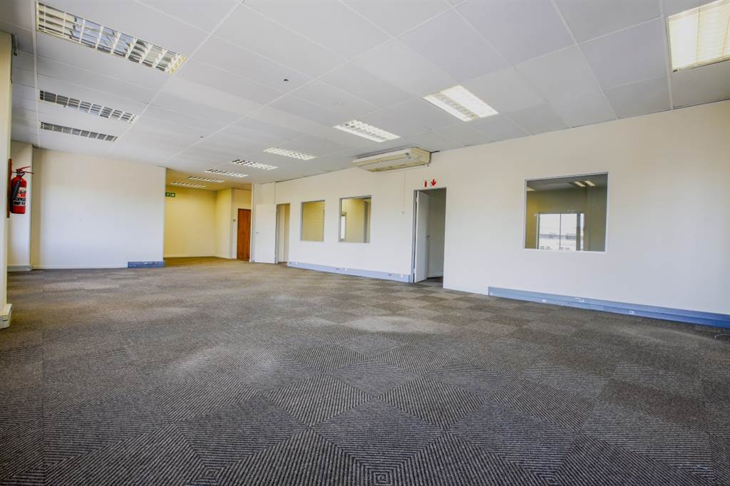 803  m² Office Space in Tyger Valley photo number 3