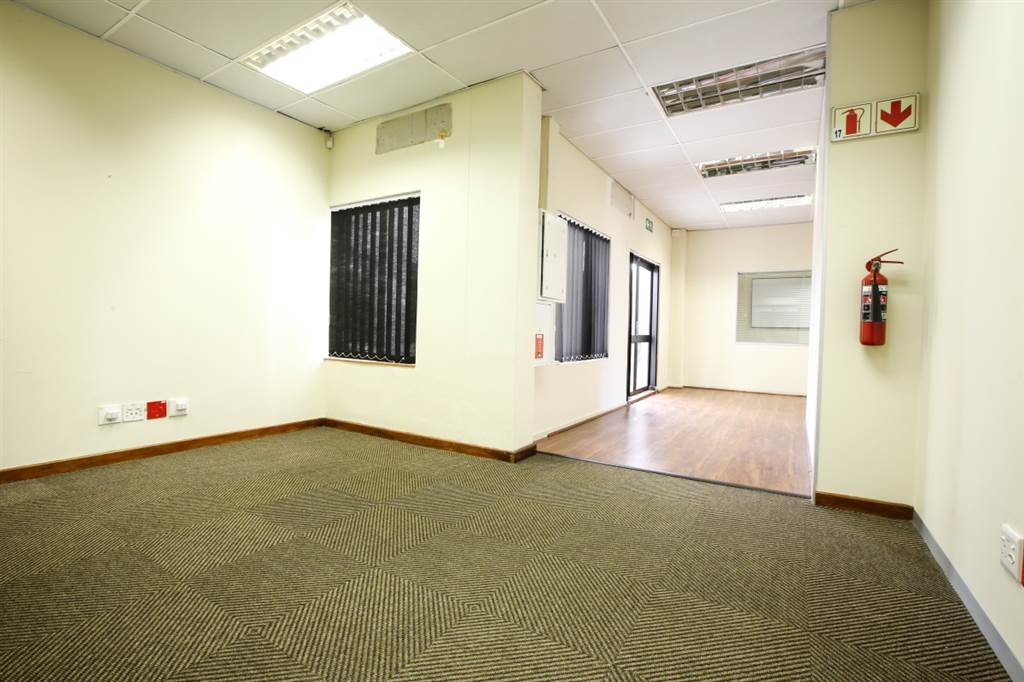 803  m² Office Space in Tyger Valley photo number 9