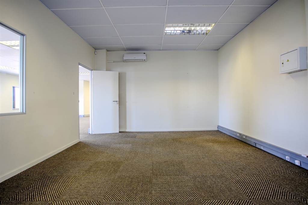 803  m² Office Space in Tyger Valley photo number 14