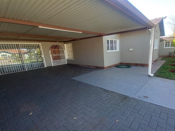 3 Bedroom House 3 Bedroom House