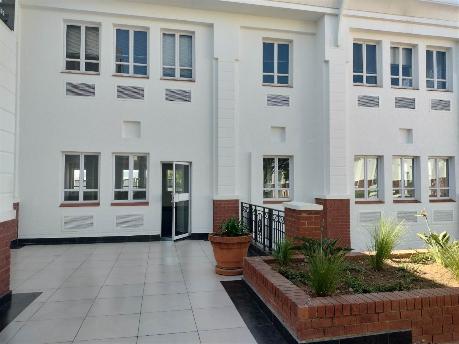 162  m² Commercial space in Bryanston photo number 3