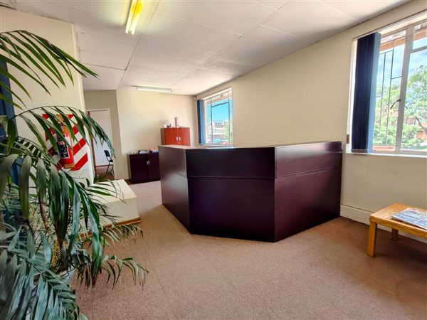 585 m² Commercial space 585 m² Commercial space
