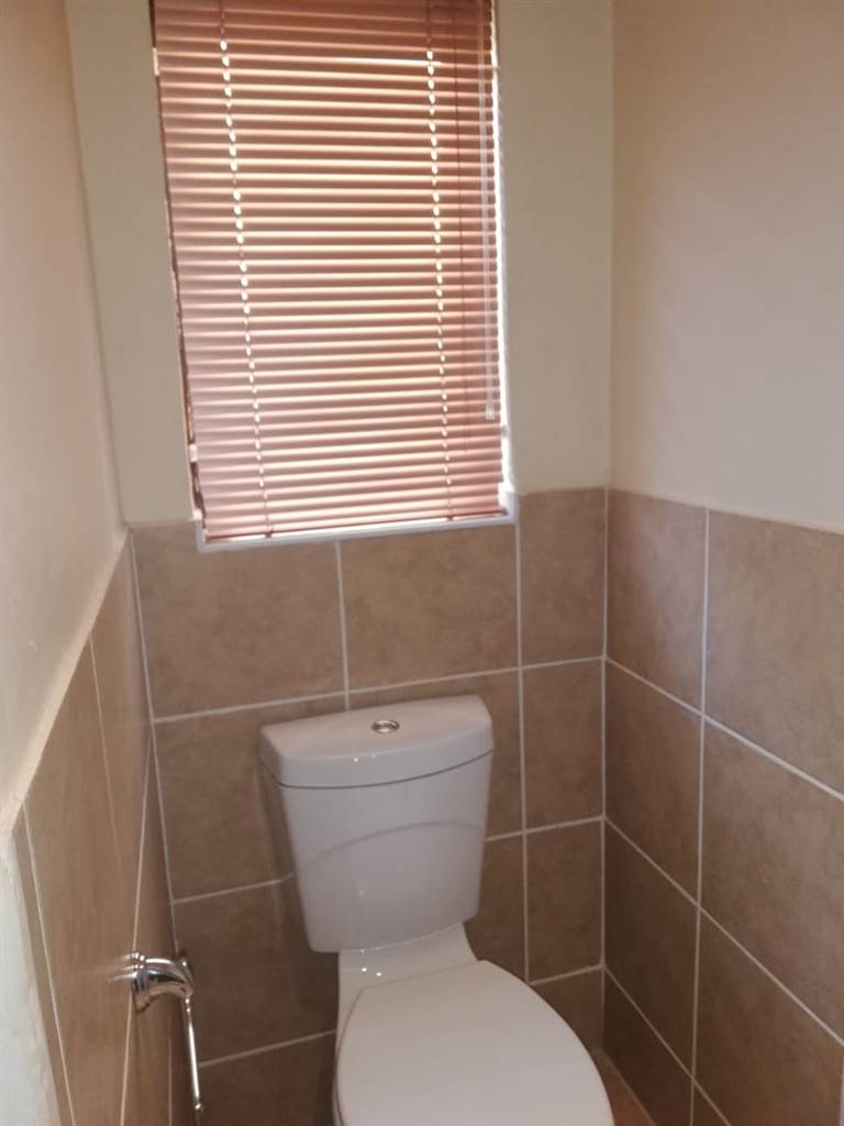 2 Bed Townhouse in Arundo Estate photo number 8