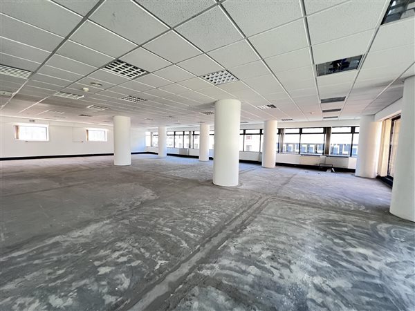 392  m² Commercial space