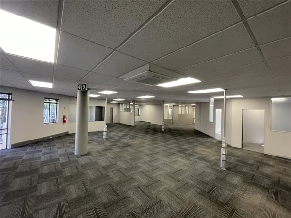 1 217  m² Commercial space