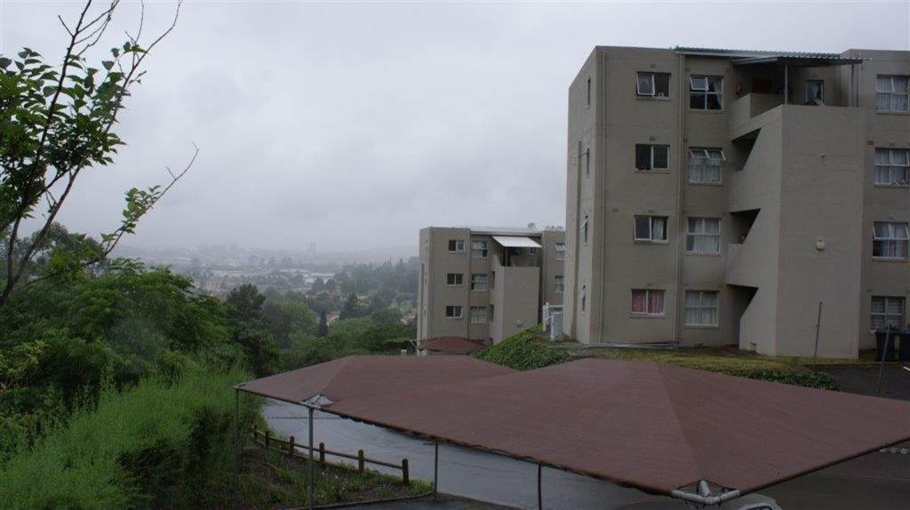2 Bed Apartment in Chase Valley photo number 2