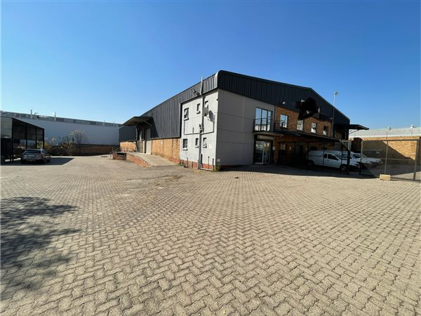 1 400  m² Industrial space