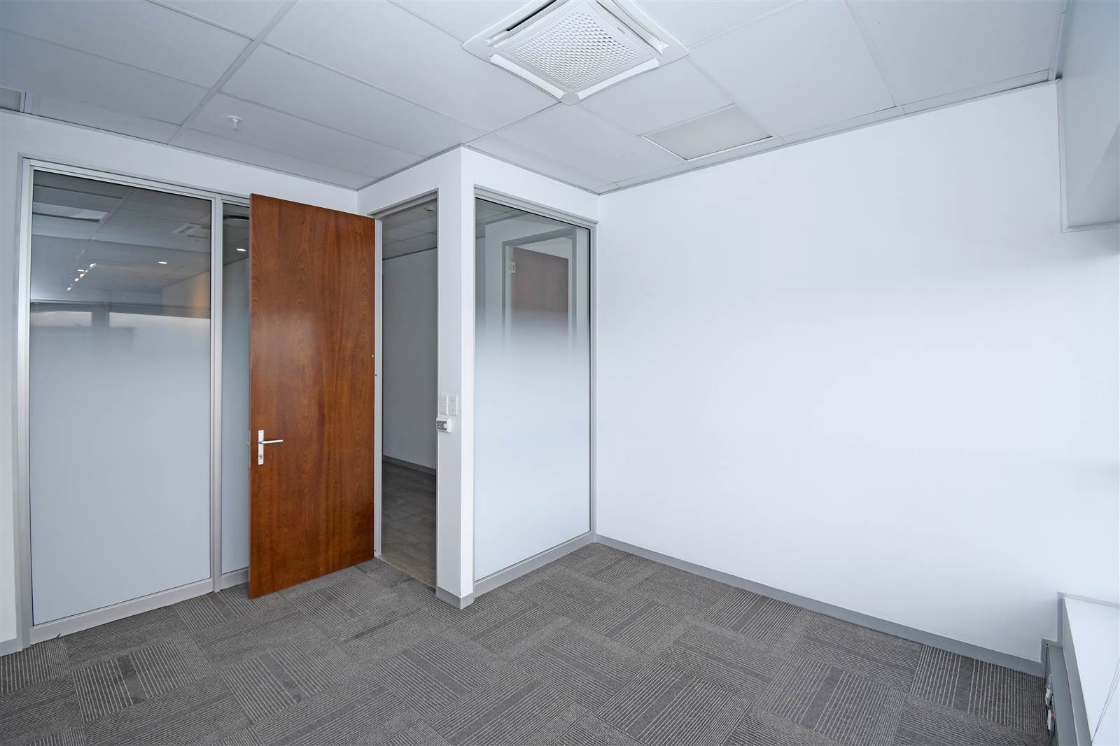 393  m² Commercial space in Sandown photo number 5