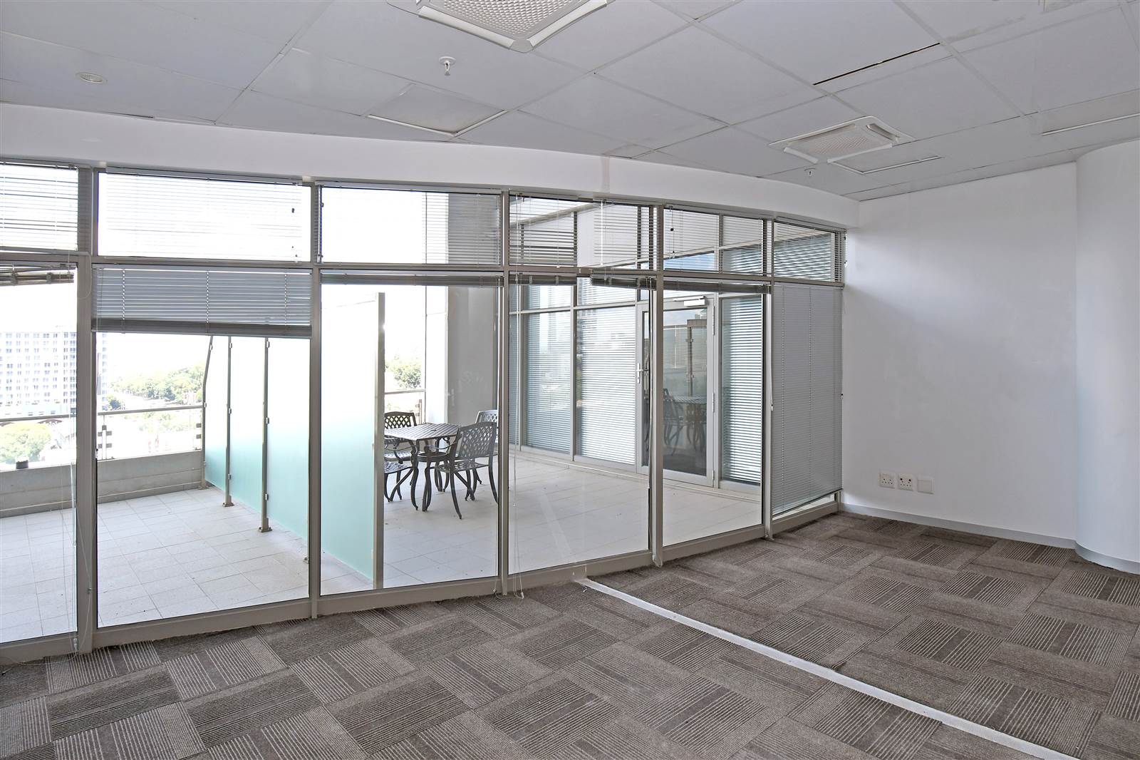 393  m² Commercial space in Sandown photo number 12