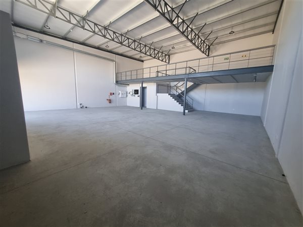 280  m² Industrial space