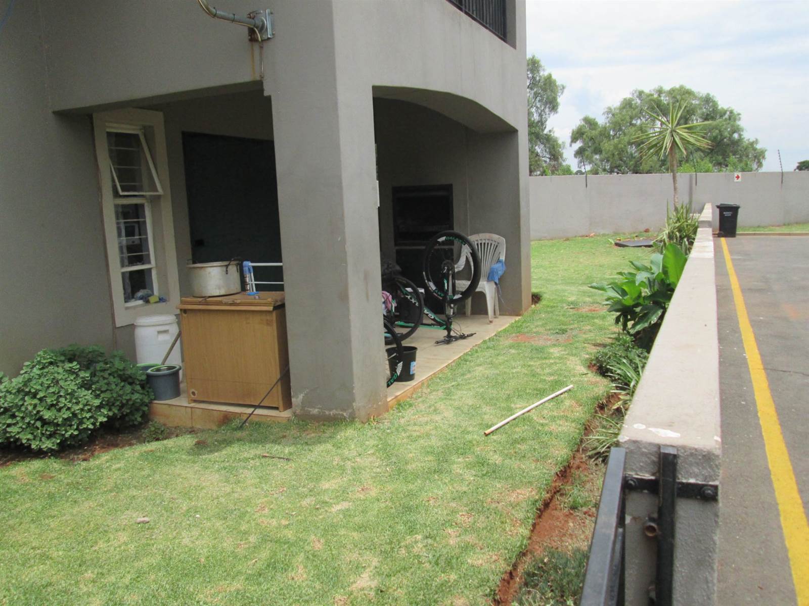 2 Bed Townhouse in Brenthurst photo number 1