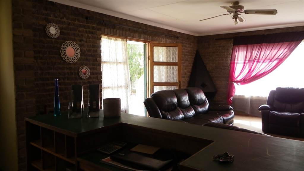 3 Bed House in Harrismith photo number 27