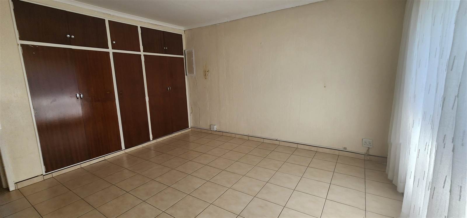 4 Bed House in Laudium photo number 27