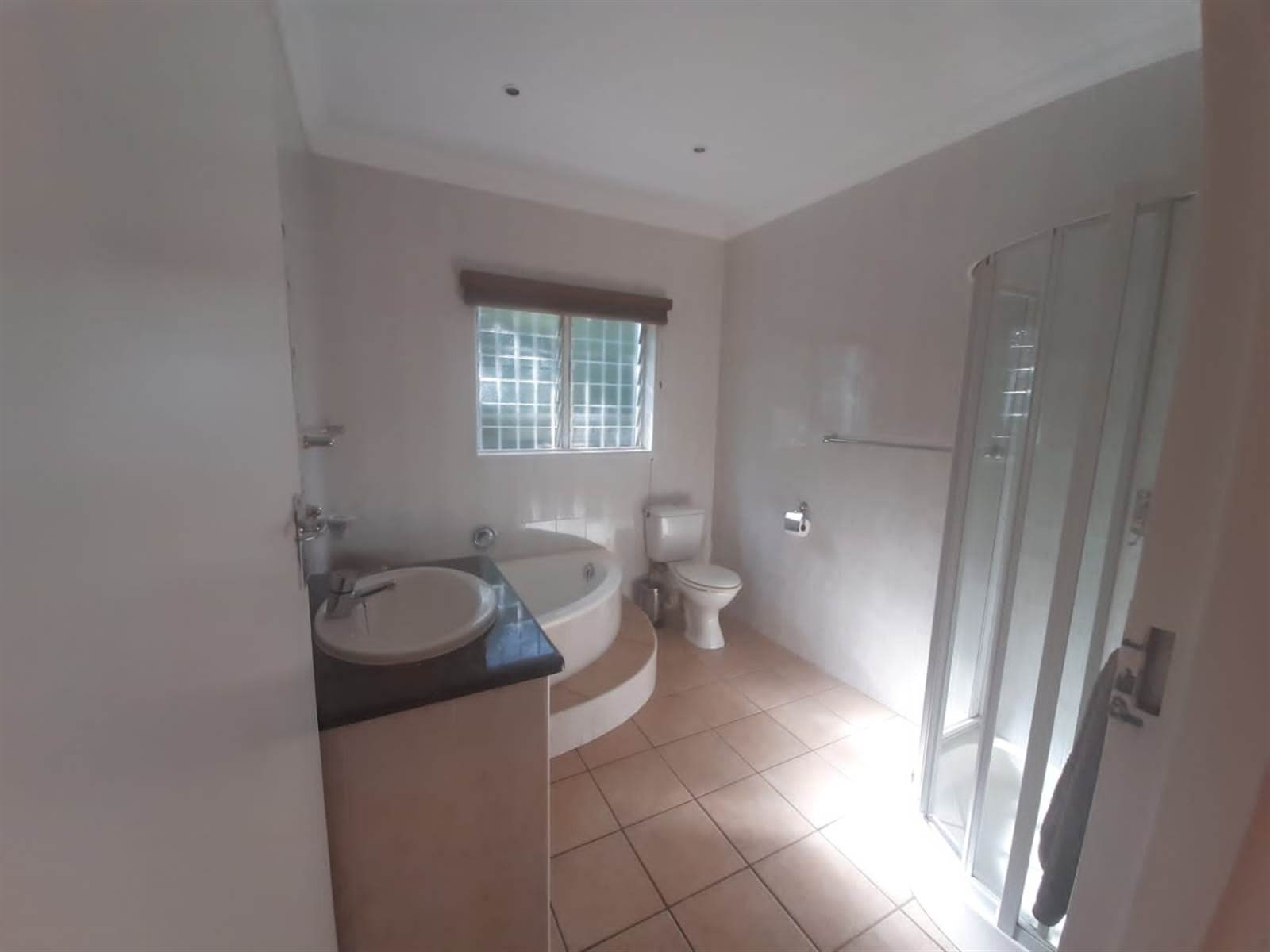 6 Bed House in Kloof photo number 23