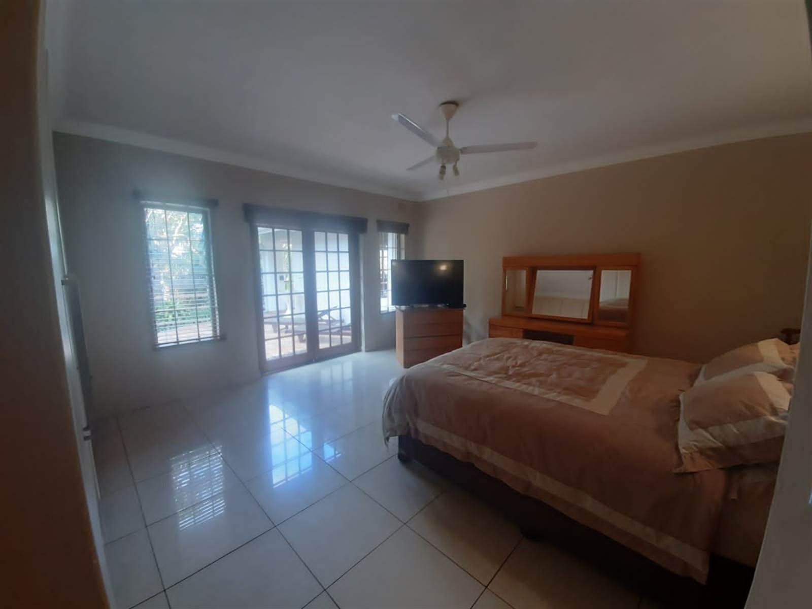 6 Bed House in Kloof photo number 18