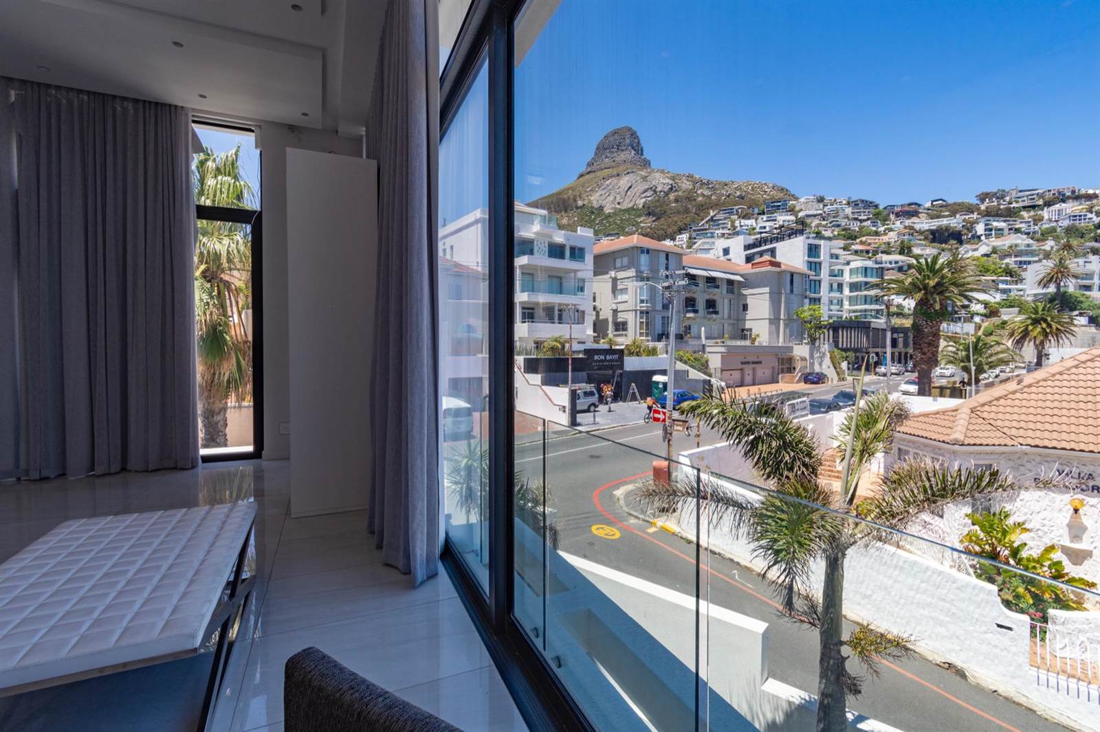 3 Bed Apartment in Bantry Bay photo number 13