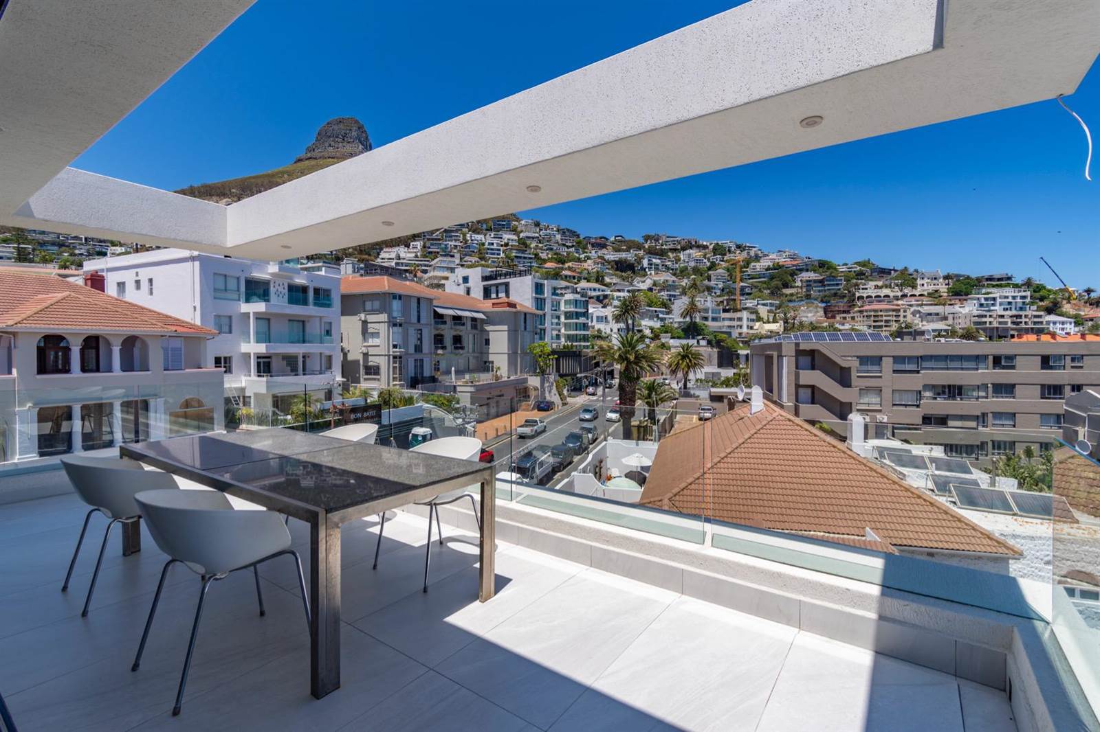 3 Bed Apartment in Bantry Bay photo number 7