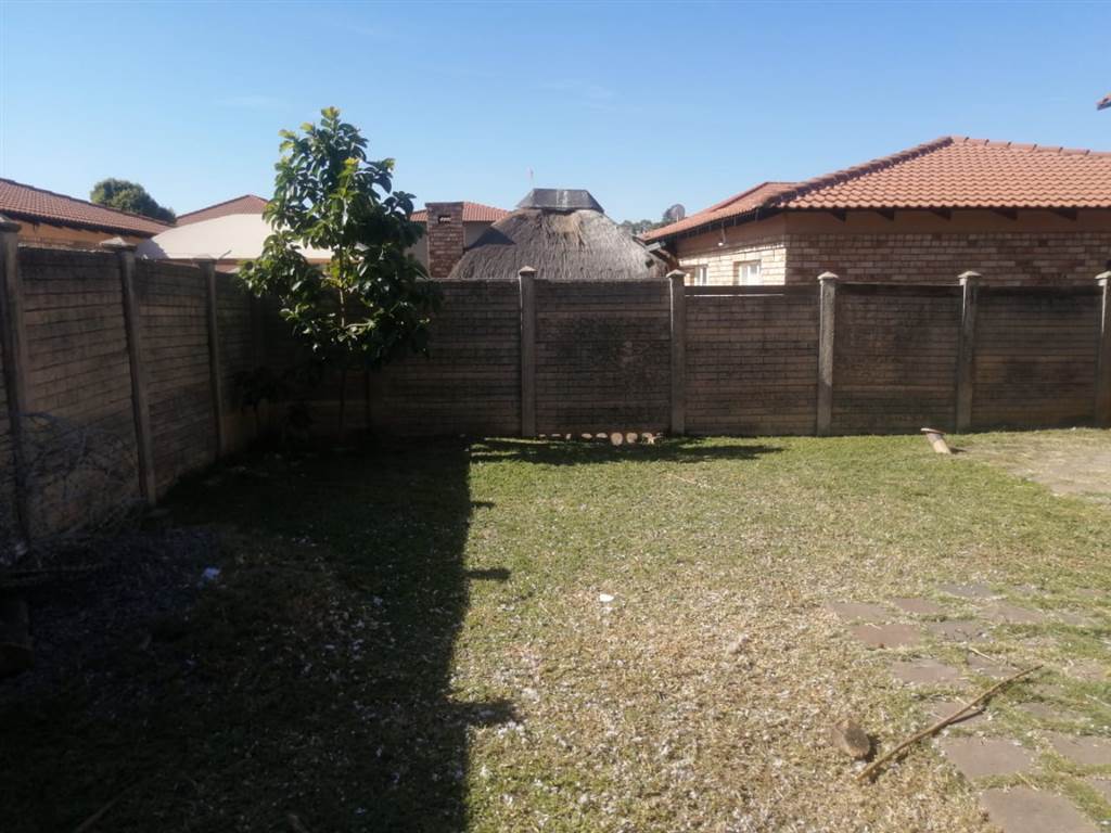 3 Bed House in Waterval East photo number 18