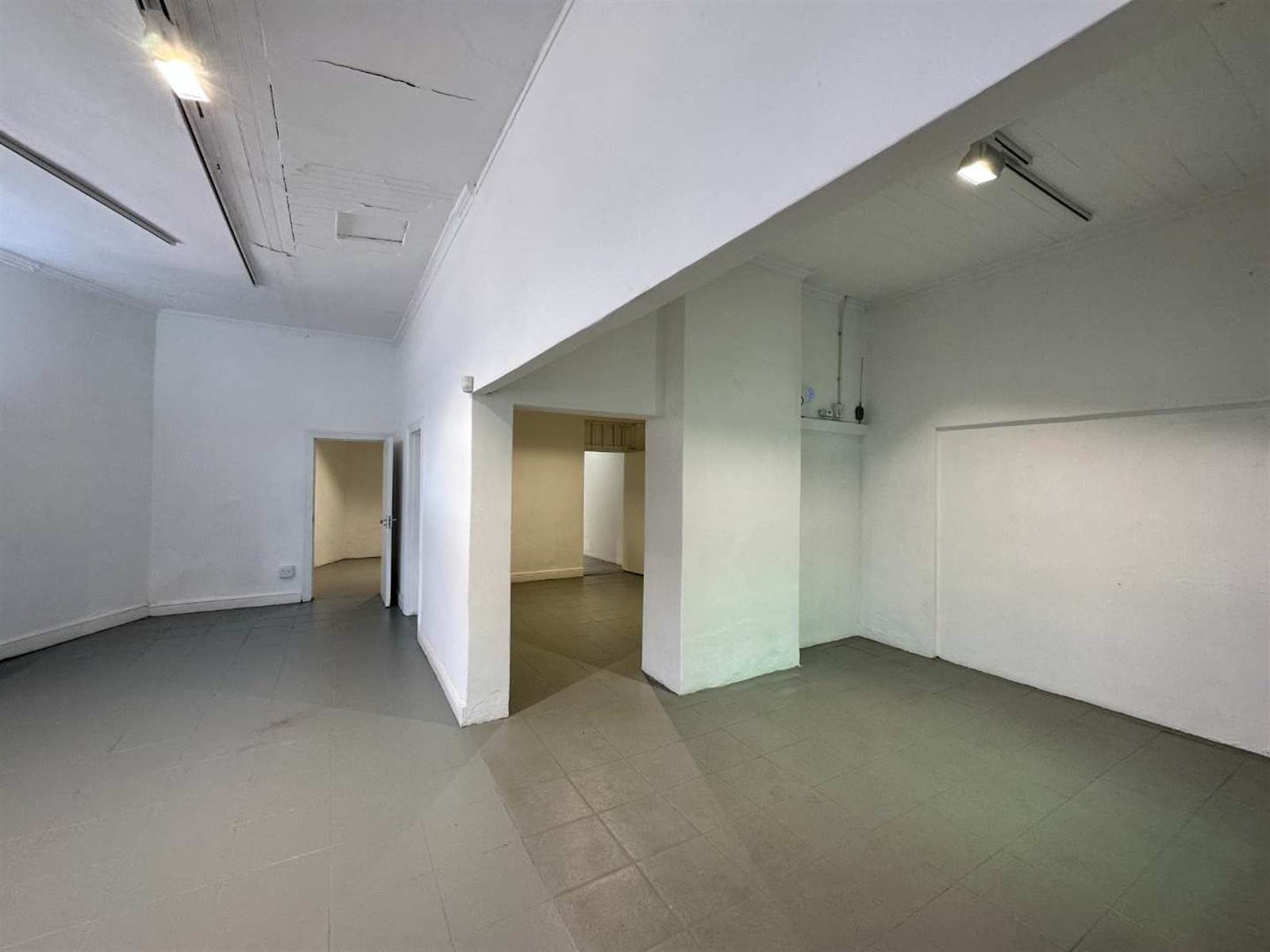 164  m² Commercial space in Woodstock photo number 6