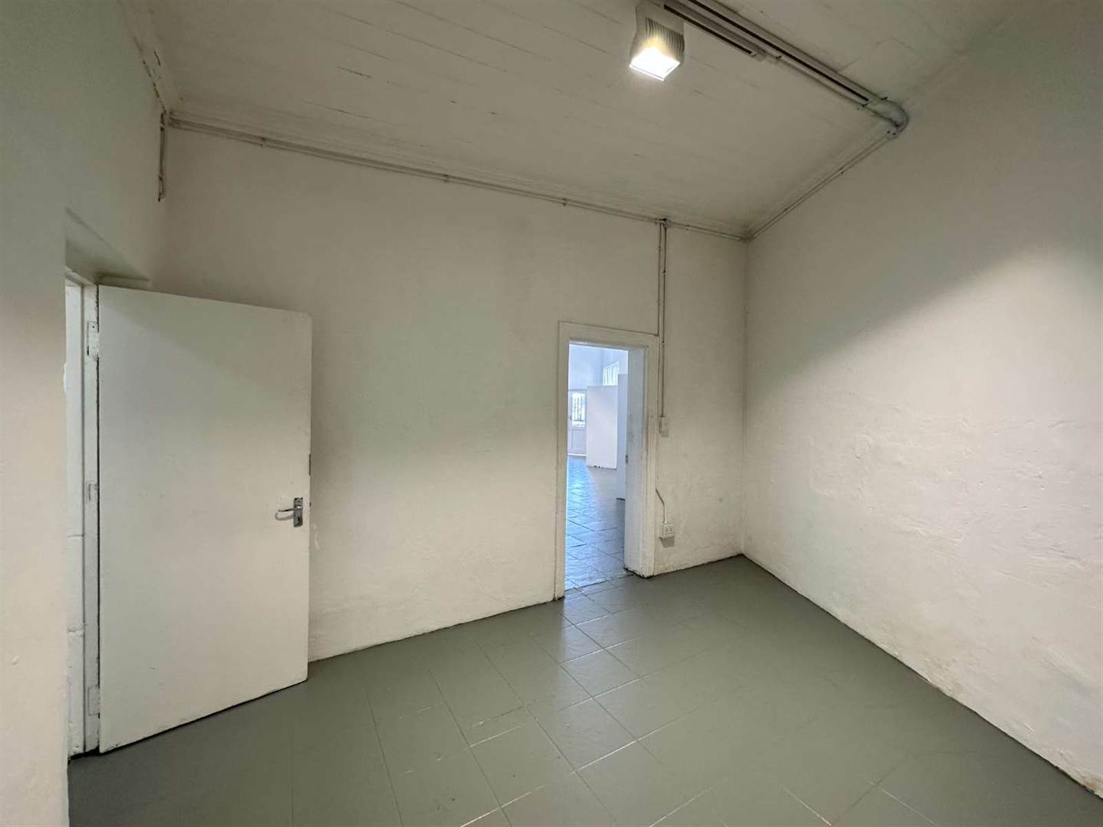 164  m² Commercial space in Woodstock photo number 8