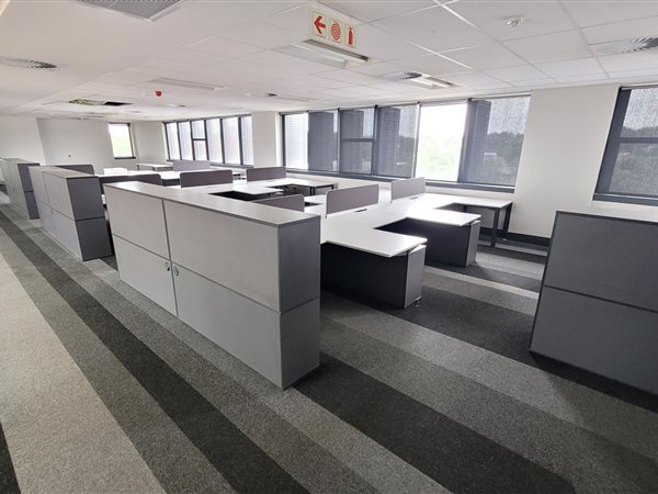 733  m² Office Space