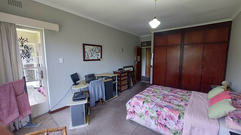 2 Bed Apartment in Doringkloof photo number 15