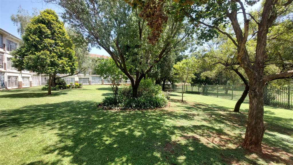 2 Bed Apartment in Doringkloof photo number 21