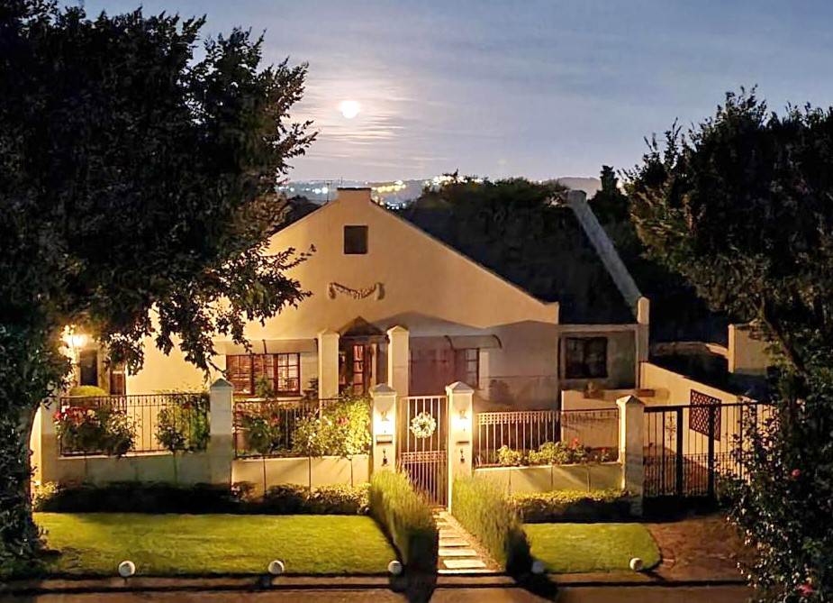 4 Bed House in Lonehill photo number 29