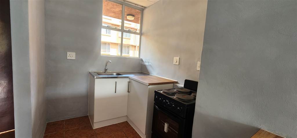 2.5 Bed Apartment in Pretoria Gardens photo number 11