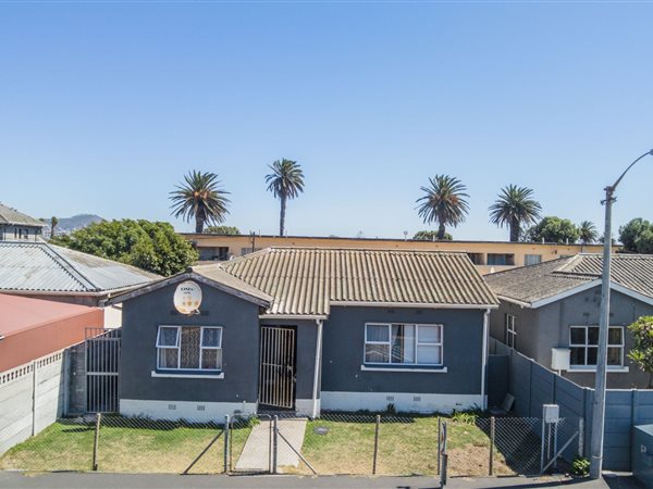 2 Bedroom House