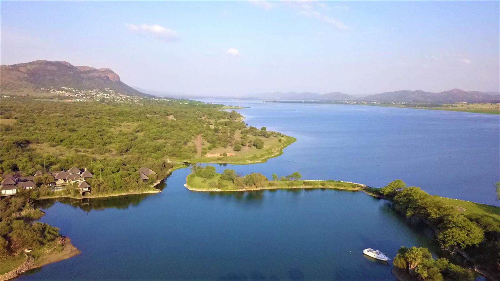 8300 m² Land available in Kshane Lake Lodge photo number 4