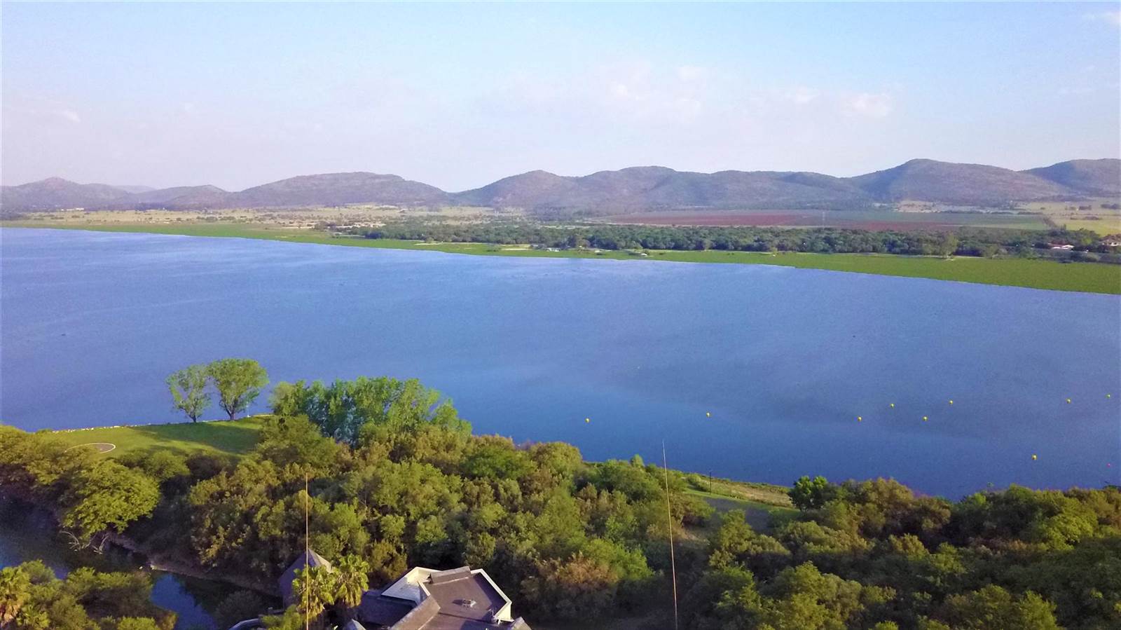 8300 m² Land available in Kshane Lake Lodge photo number 3
