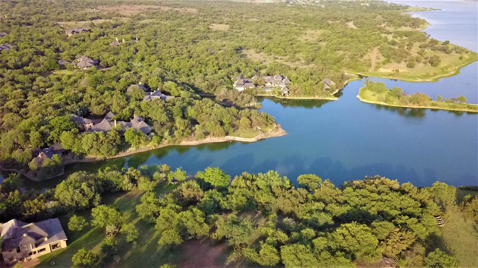 8300 m² Land available in Kshane Lake Lodge photo number 8