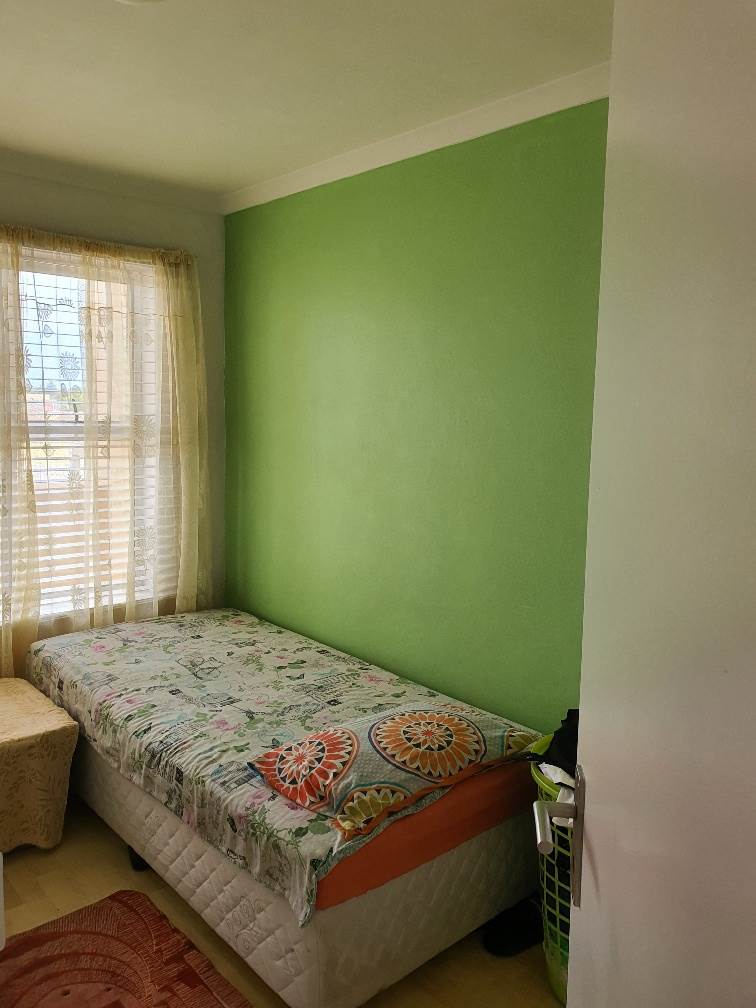 2 Bed Apartment in Surrey Estate photo number 9