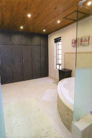 4 Bed House in Trichardt photo number 11