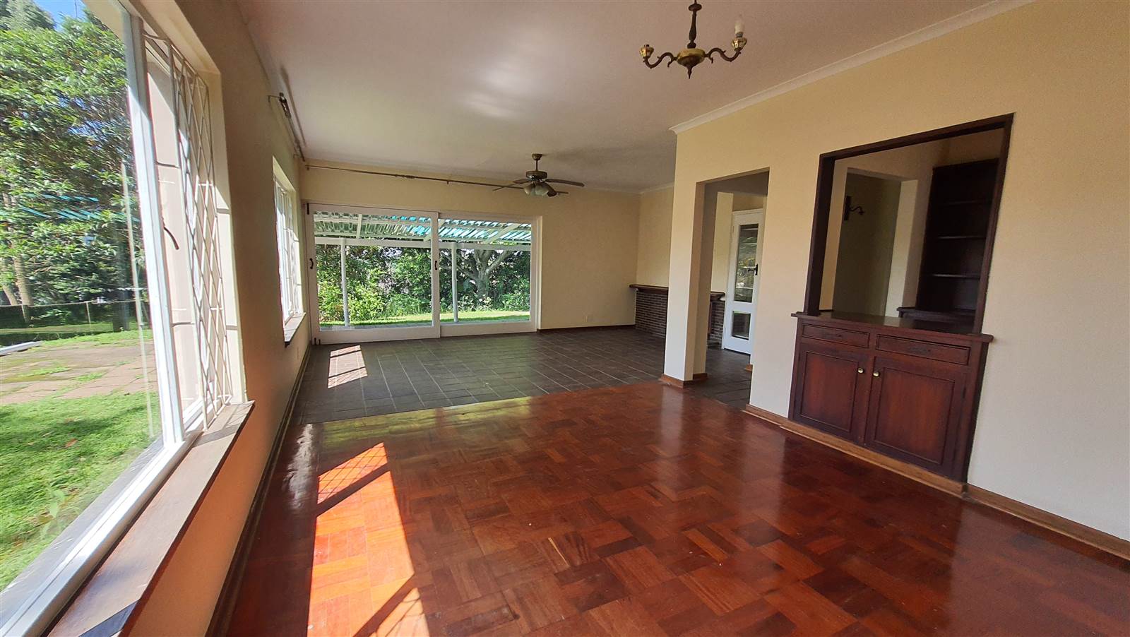 4 Bed House in Kloof photo number 8