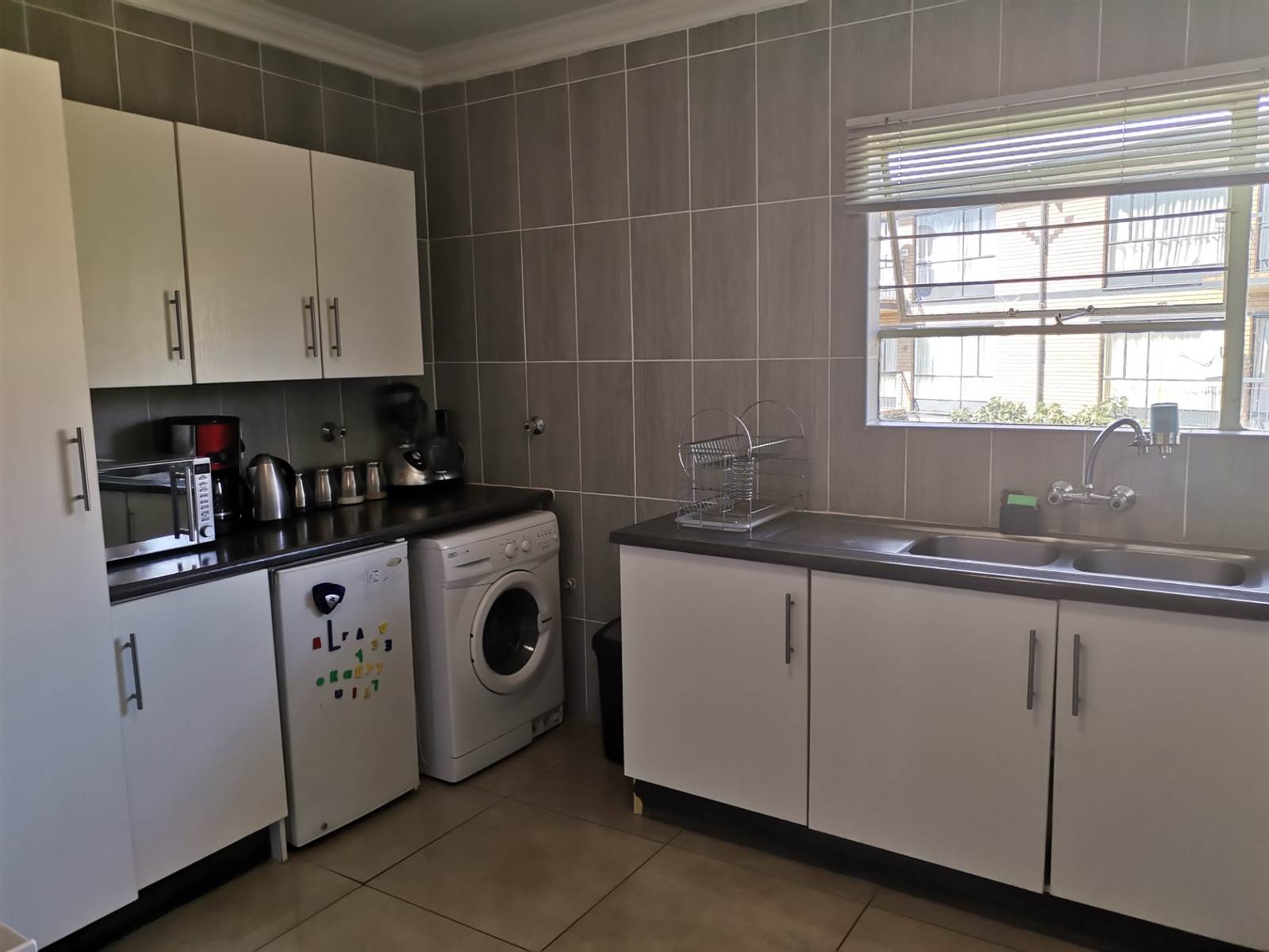 3 Bed Apartment in Kloofendal photo number 2