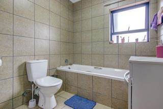 2 Bed Apartment in Terenure photo number 12