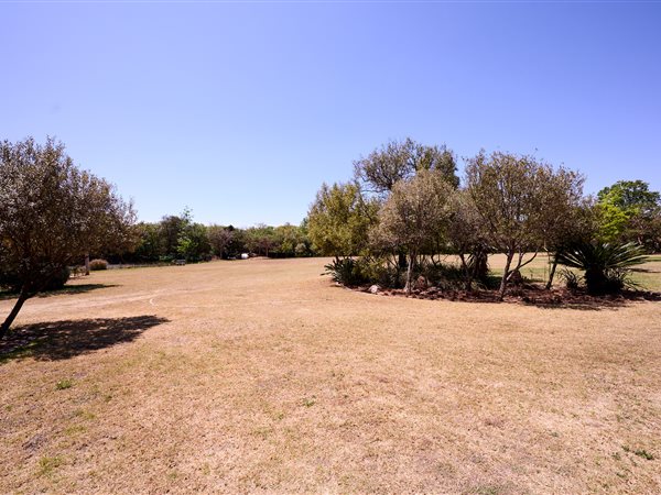 8 567 m² Land