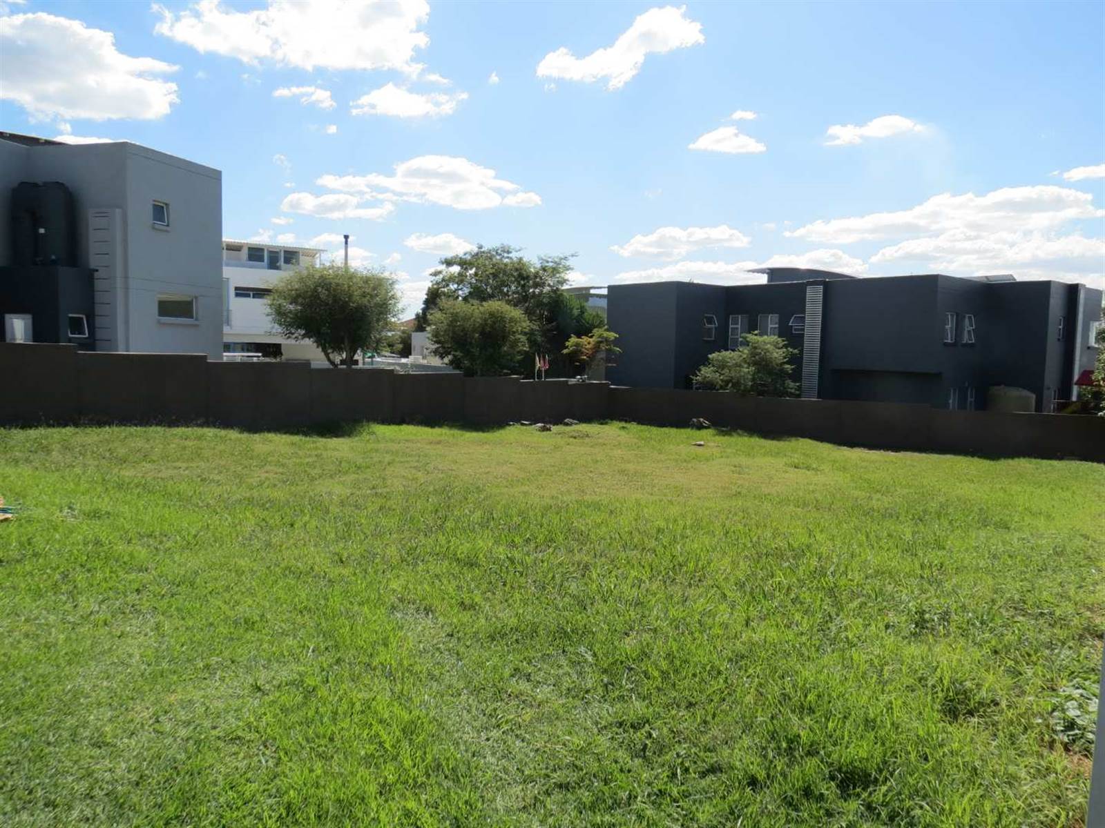 600 m² Land available in Greenstone Hill photo number 4