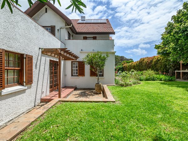 4 Bedroom House 4 Bedroom House