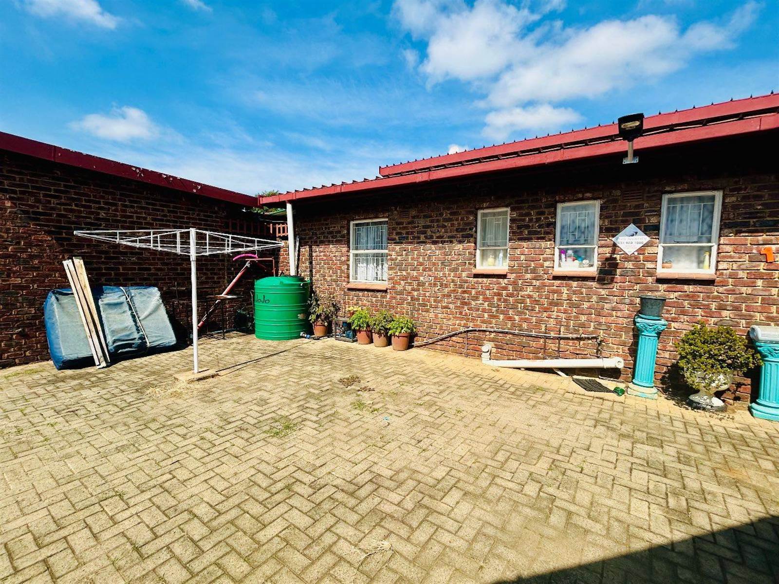 3 Bed Townhouse in Vryheid photo number 2