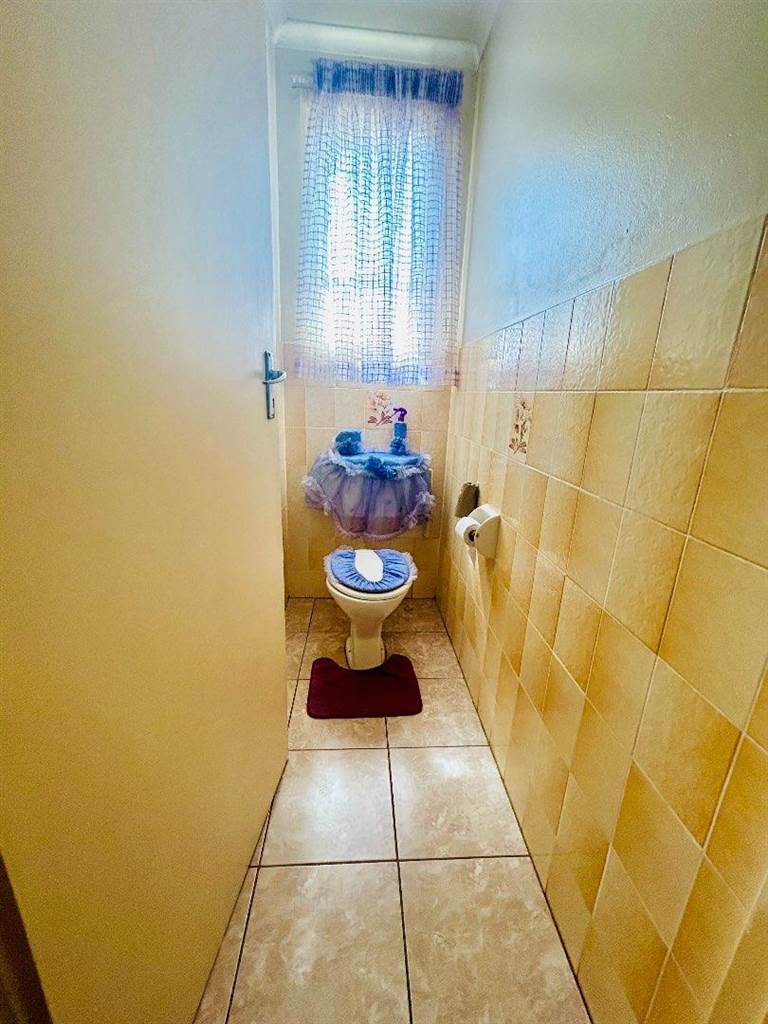 3 Bed Townhouse in Vryheid photo number 8
