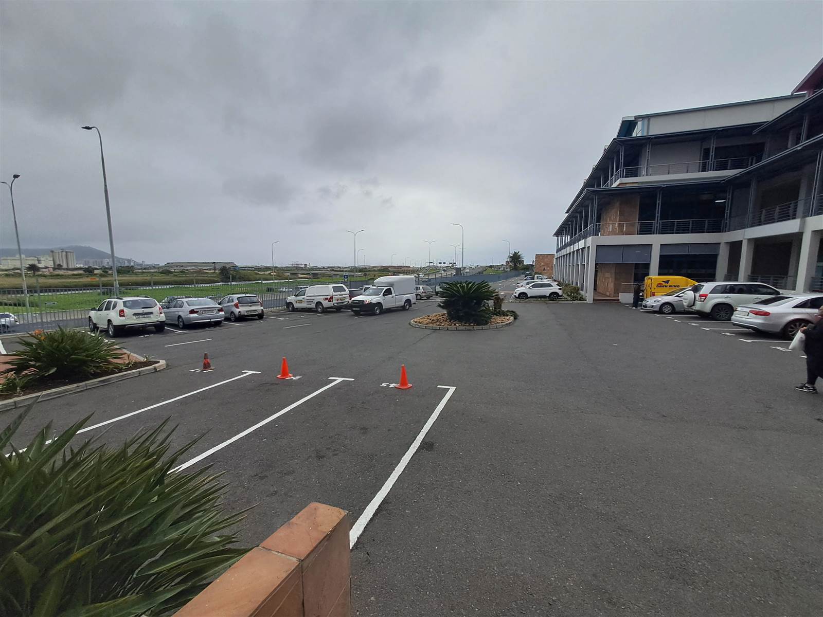 136  m² Commercial space in Pinelands photo number 15