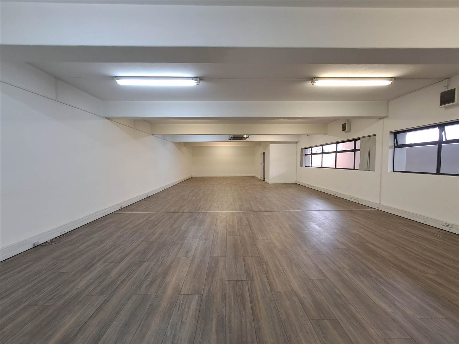 136  m² Commercial space in Pinelands photo number 7